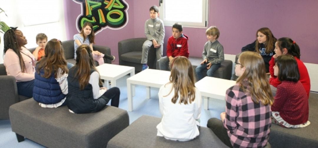 La Casa de la Juventud de Tres Cantos fomenta el uso de inglés entre los más jóvenes