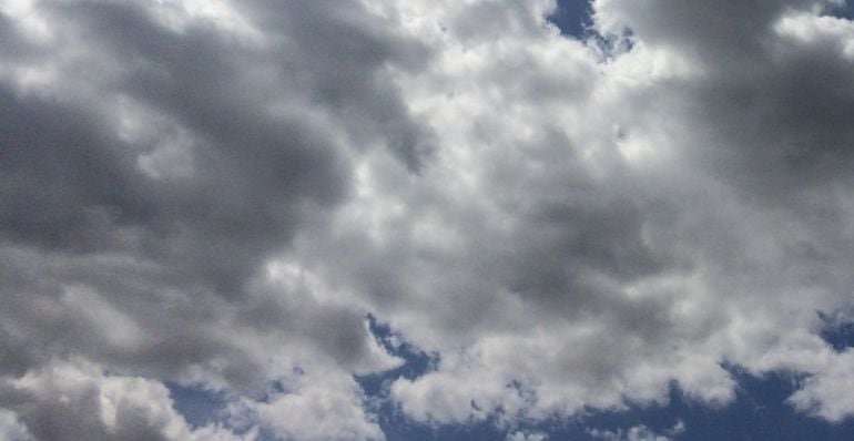 Hoy tendremos cielos cubiertos y no se descartan lluvias
