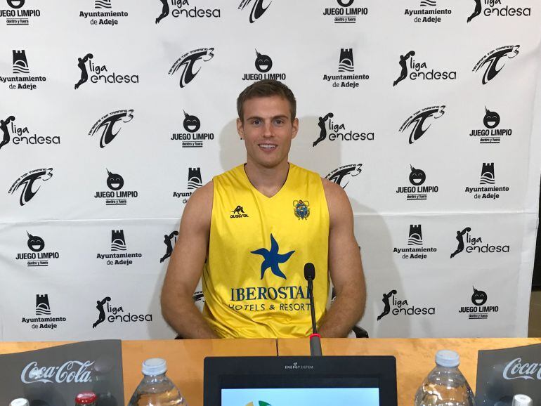 El norteamericano renueva dos temporadas con el CB Canarias