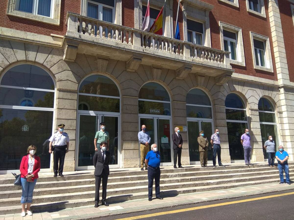 Un minuto de silencio por las víctimas del Covid-19