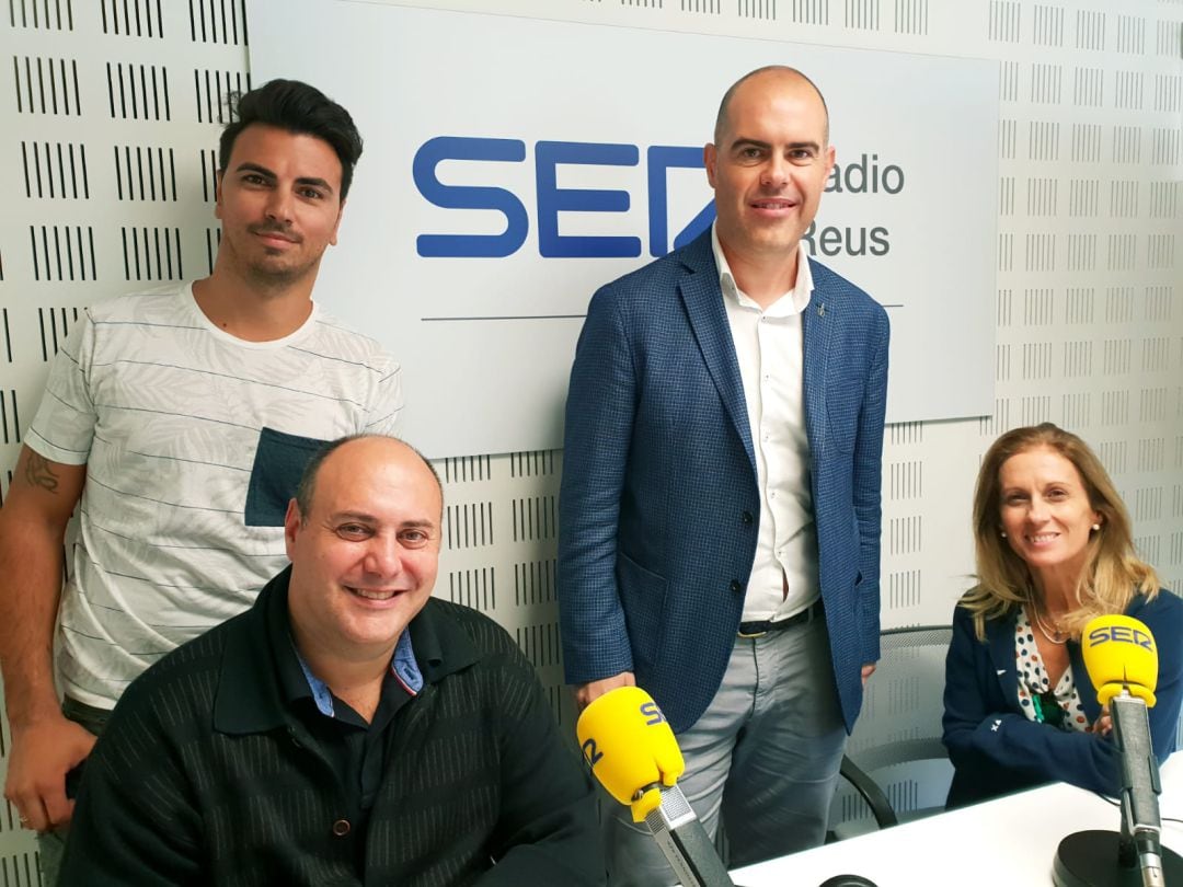 A dalt drets: Victor Lasala i Alberto Subirats. Asseguts: Jesús Brezmes i Teresa Blanco.