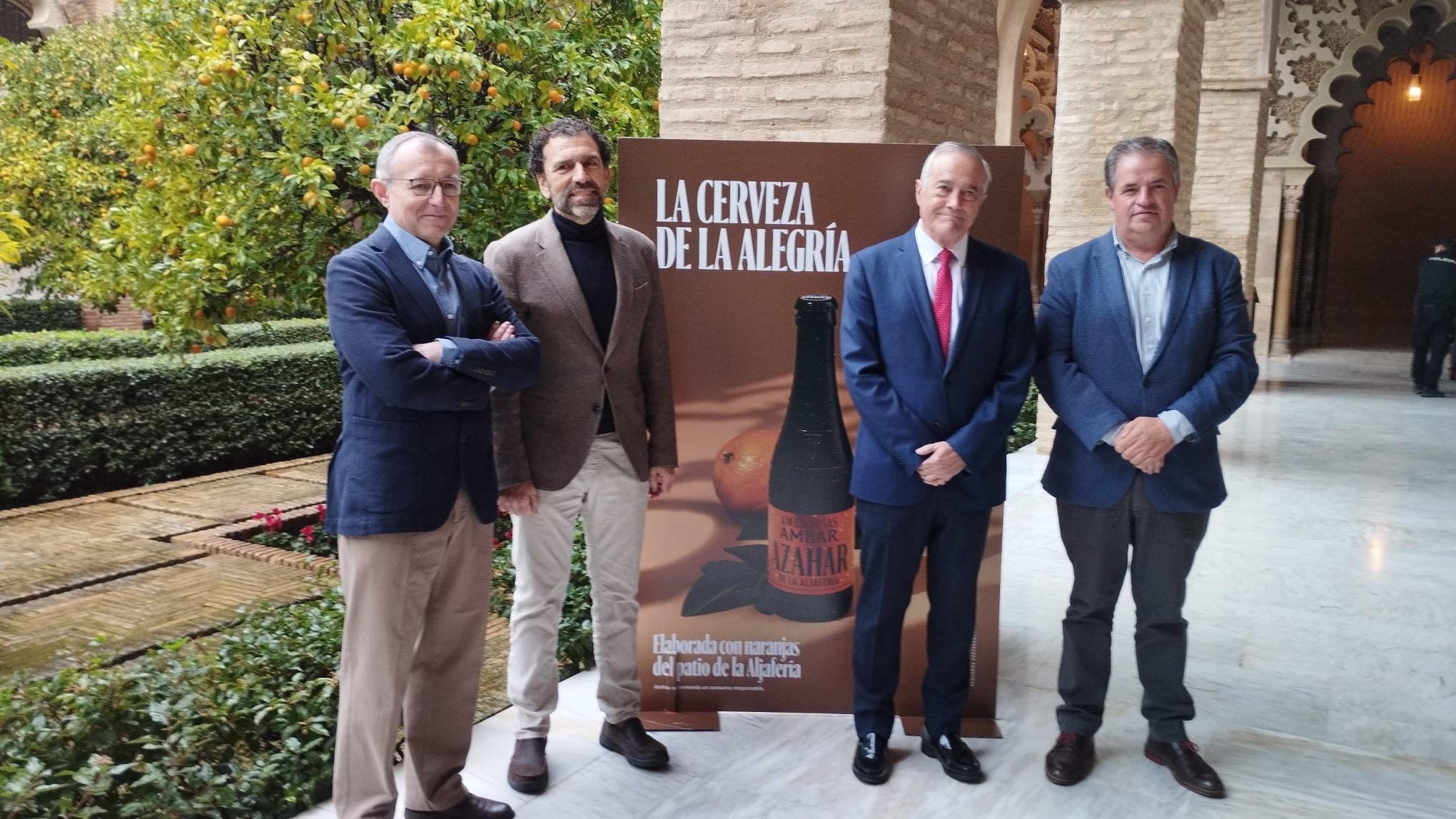 Presentan la cerveza Ambar Azahar de la Aljafería, de la colección de las Ambiciosas