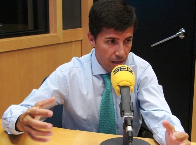 El director general del Consorcio Valencia 2007 ha visitado hoy los estudios de Radio Valencia