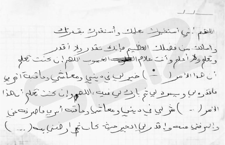 Carta manuscrita por el argelino abatido por los mossos cuando entró armado con un cuchillo en una comisaría de Cornellà.