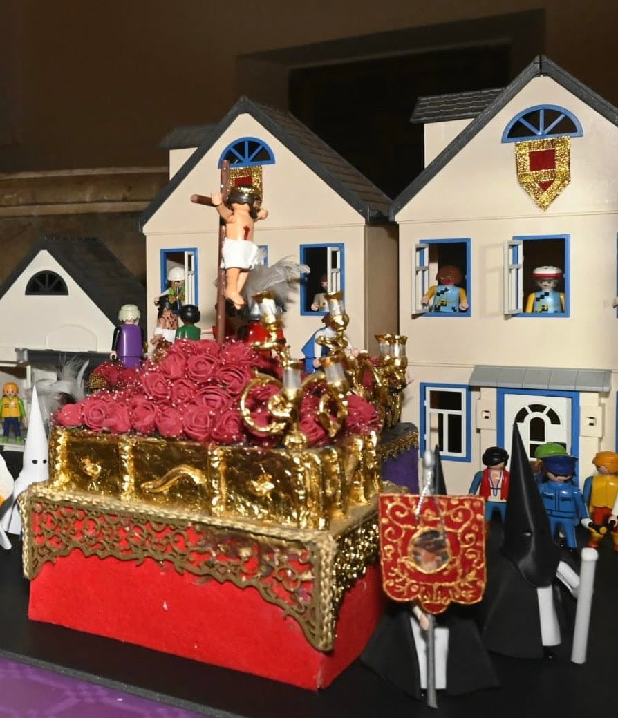 Los pasos, elaborados con las famosas figuras y expuestos en la Iglesia Nuestra Señora de la Asunción, recrean los que podrán verse a partir del jueves 28 de marzo