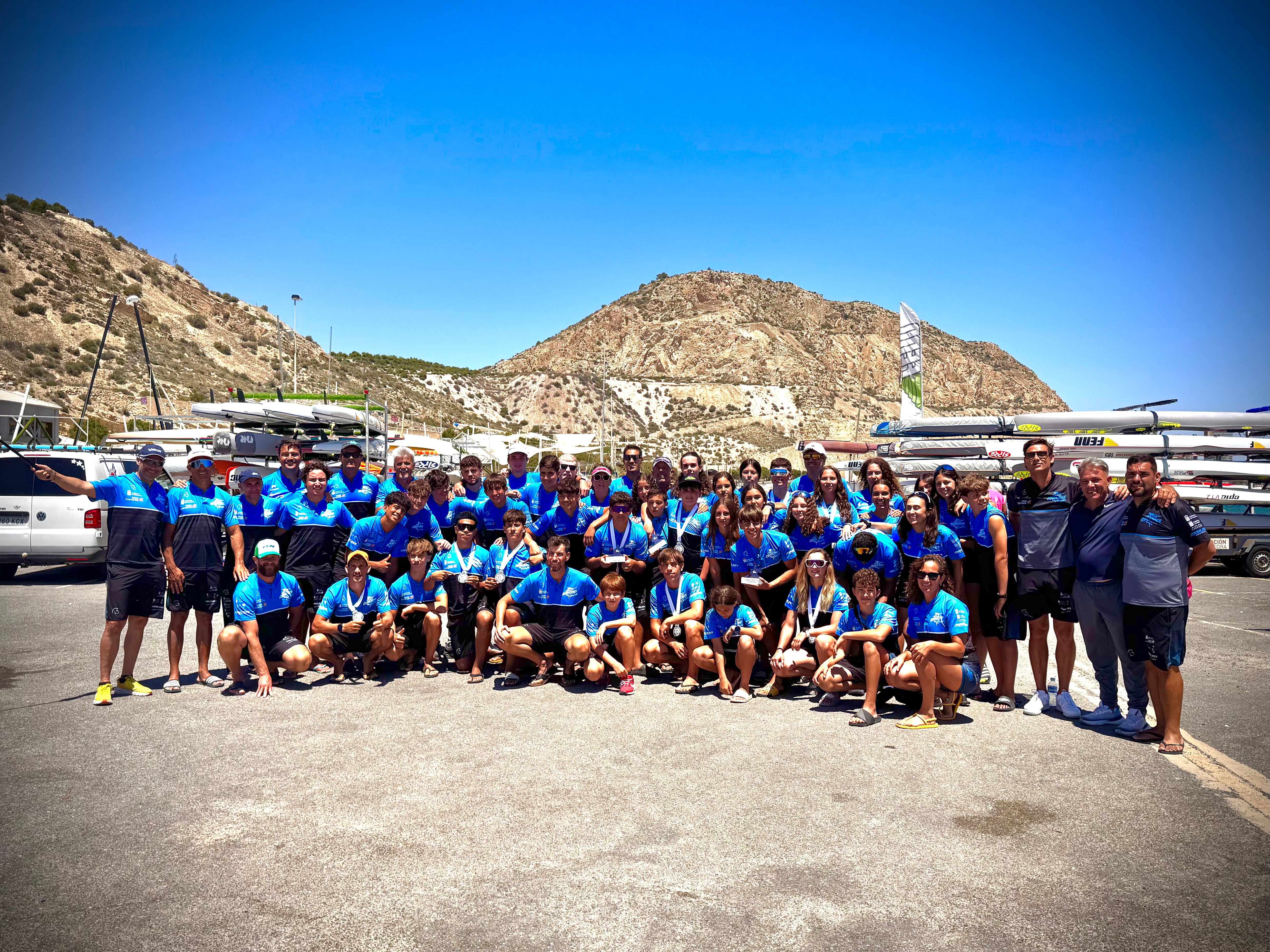 Expedición de Los Marlines de Lanzarote en la III Copa de España de Kayak de Mar, en Alicante.