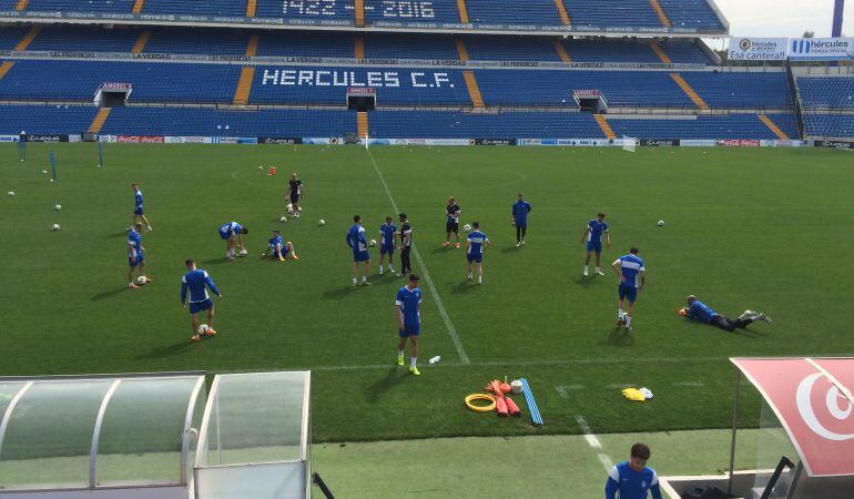 Los jugadores del Hércules al finalizar la sesión de entrenamiento