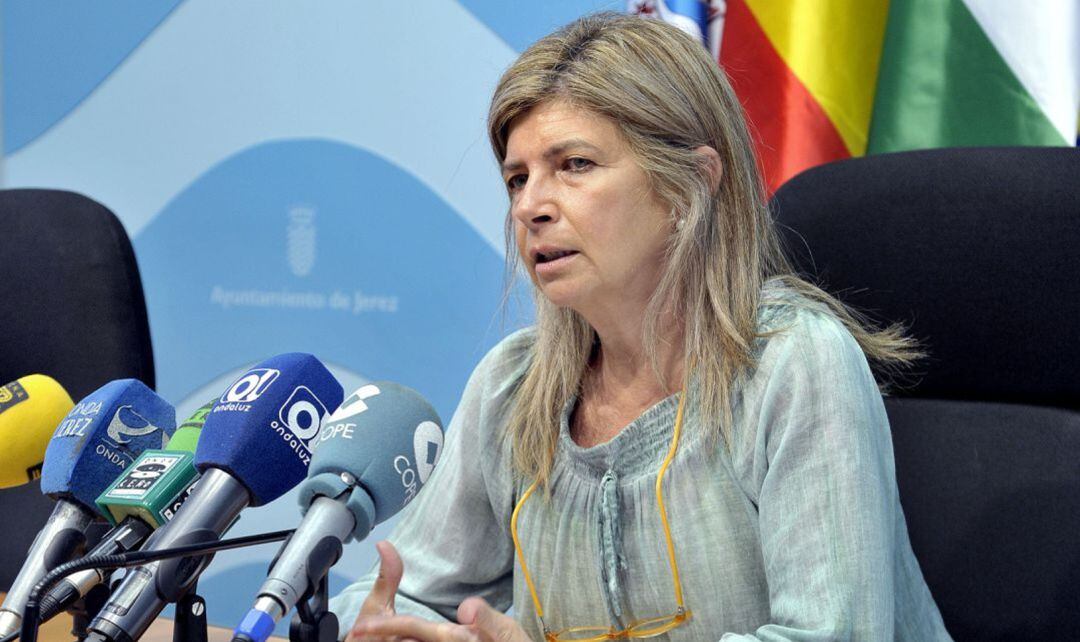 Isabel Paredes delegada territorial de Salud y Familias de la Junta de Andalucía.