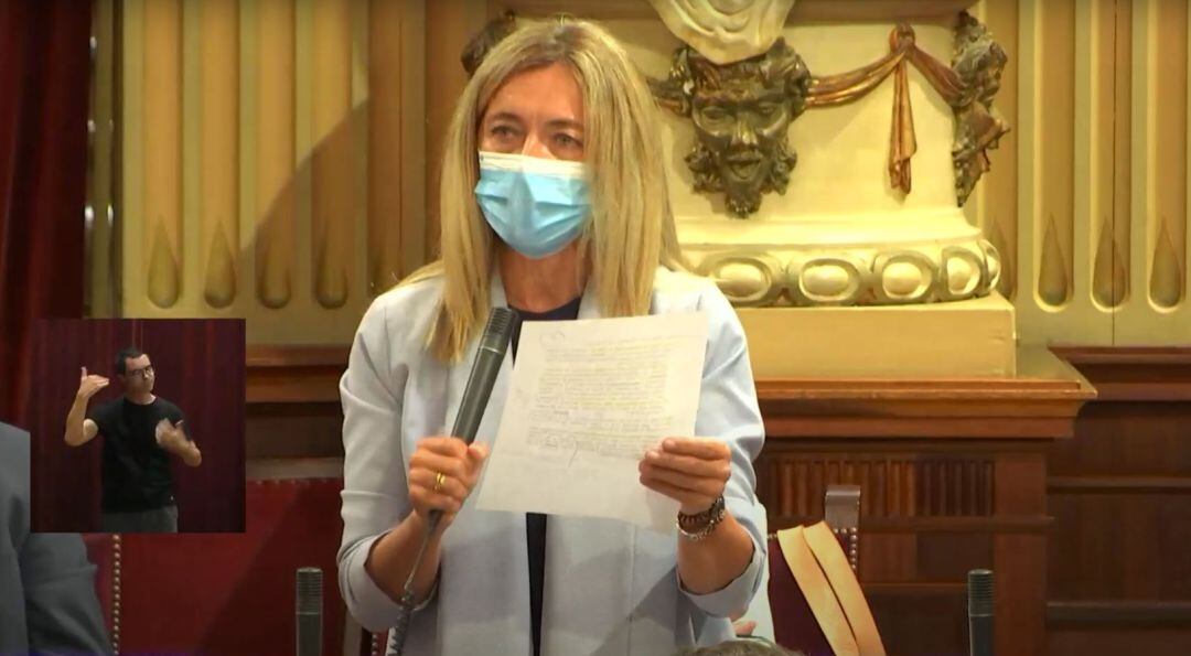 La diputada Cabrera durante su intervención
