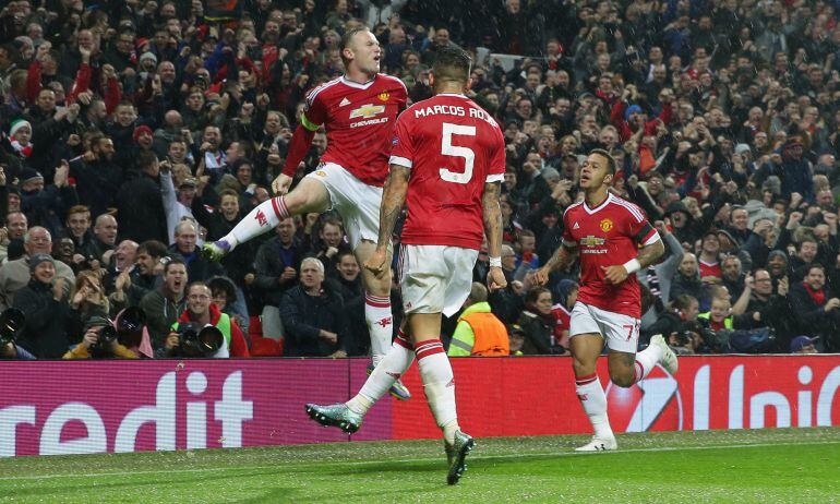 Wayne Rooney celebra su gol ante el CSKA en Old Trafford