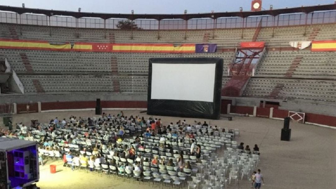 Cine de verano en la plaza de toros de Colmenar Viejo