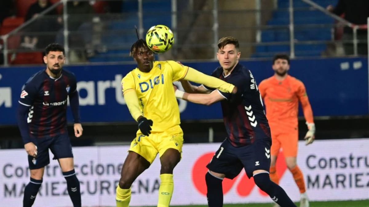 El Cádiz CF sigue arrastrando el escudo y suma solo un punto de 21 posibles