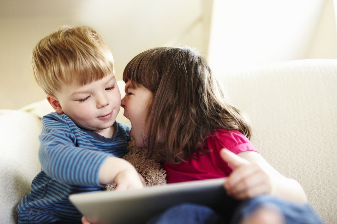 &quot;¿Por qué tiene que ser sobreprotector de su hijo, por qué quiere comprar su cariño, por qué se deja chantajear?”