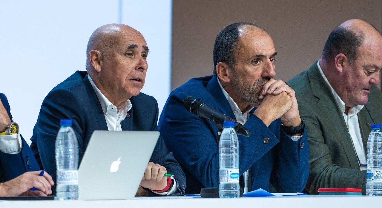 Manolo Higuera, Sebastián Ceria y Juanjo Uriel, en la última Junta.