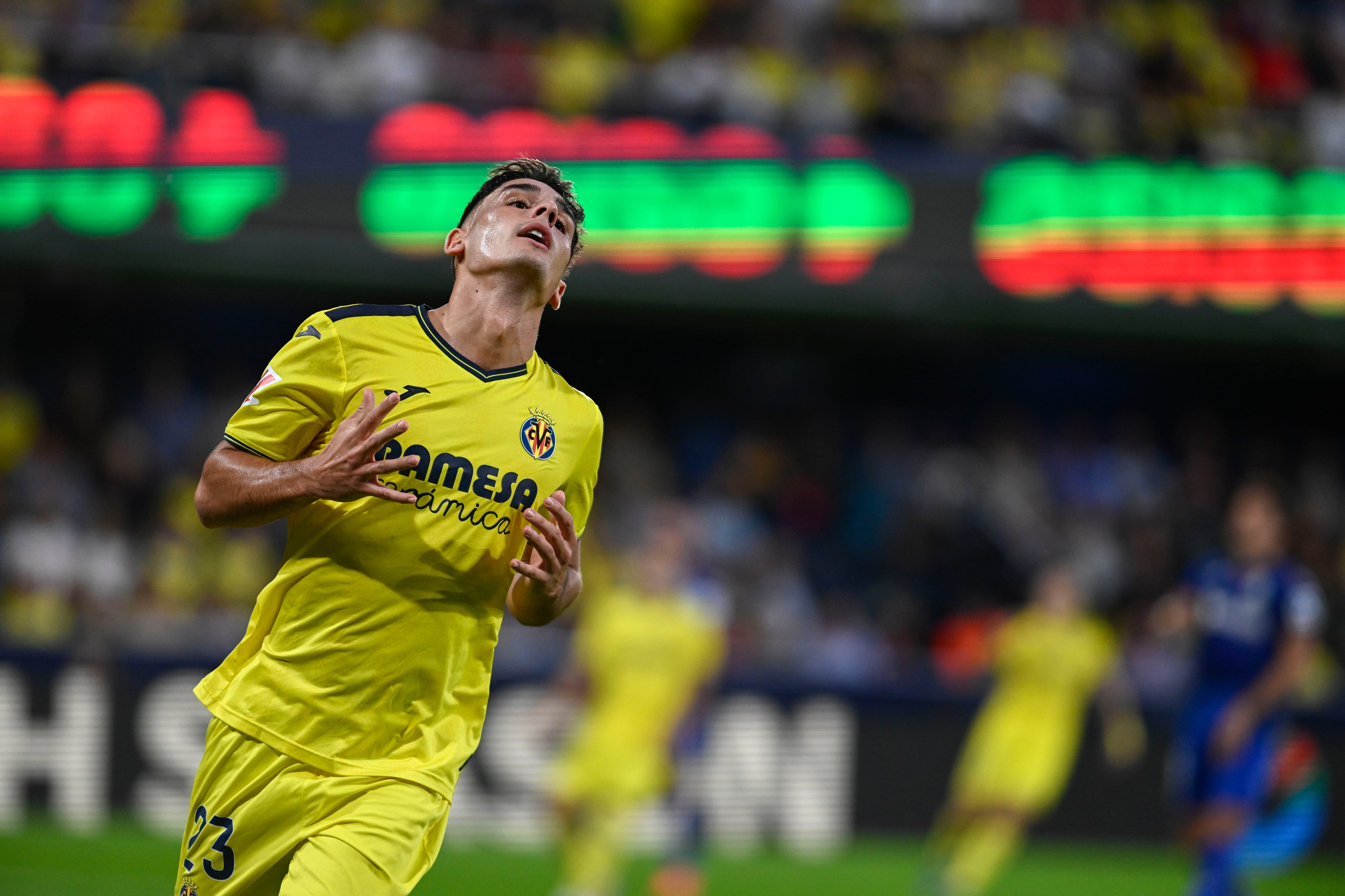 El lateral del Villarreal Sergi Cardona, durante el partido de esta temporada