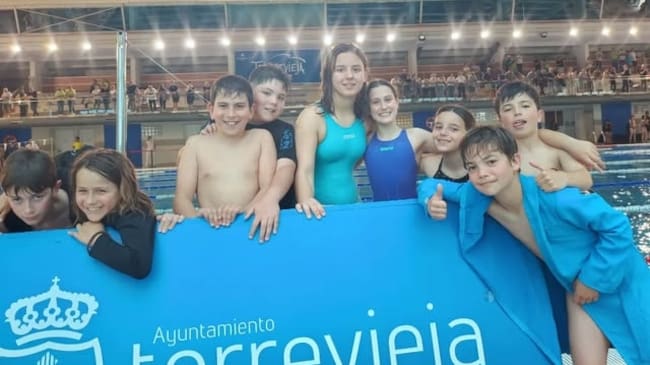 Los jóvenes nadadores de C. N. Sax siguen progresando