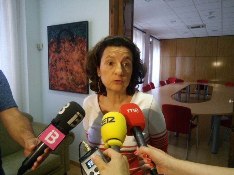 Fina Santiago, consellera de Asuntos Sociales.