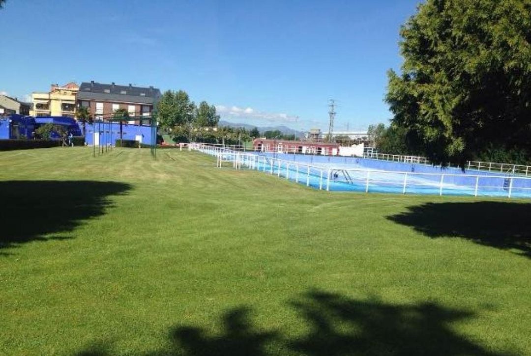 Imagen de las piscinas de la Placa