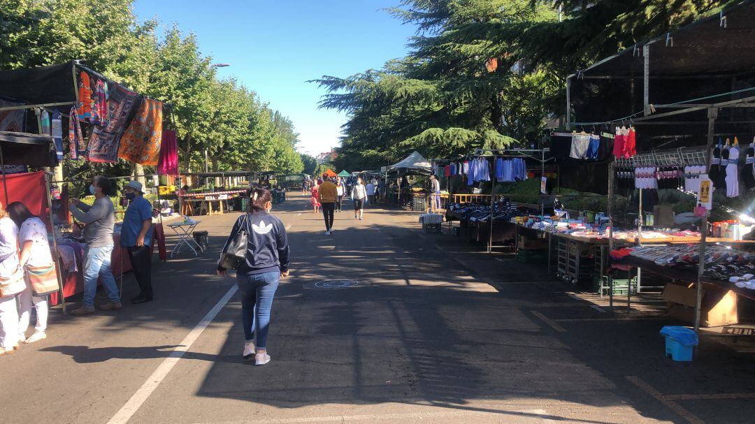 El Paseo de Palaguinda ahora también acoge el mercado de Colón