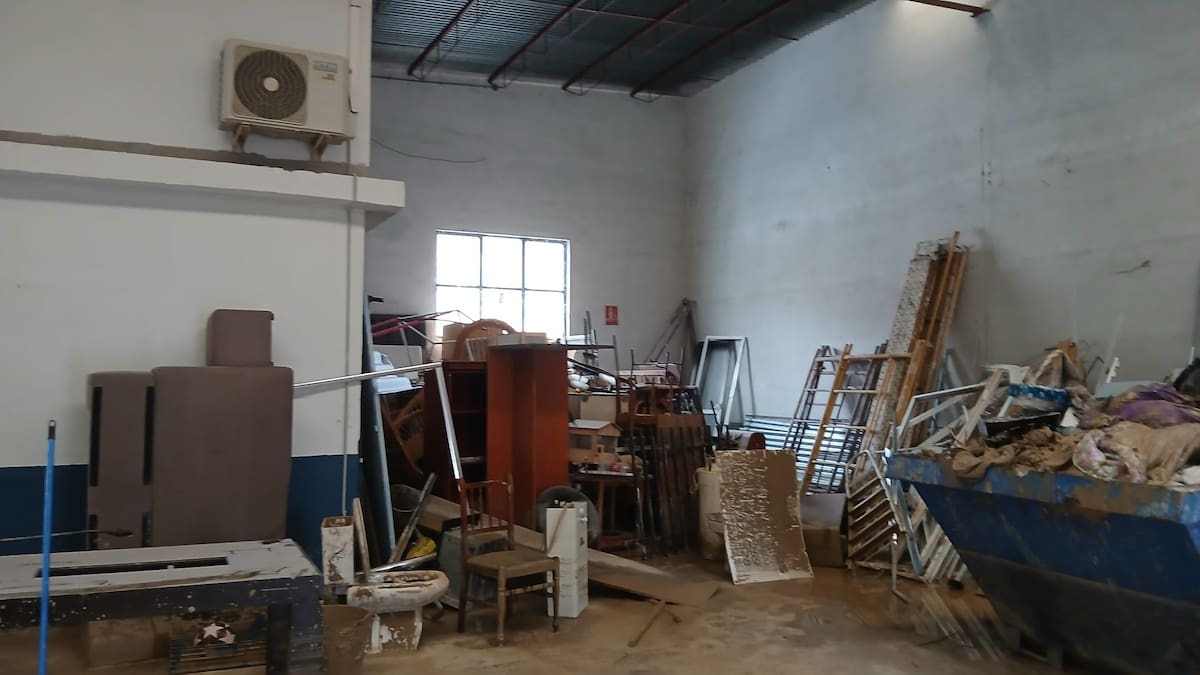 Rafa tiene un negocio de multiservicios en la carretera Caravaca de Lorca