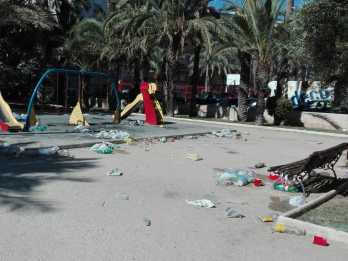 Ciudadanos denuncia falta de limpieza en los primeros días de fiestas