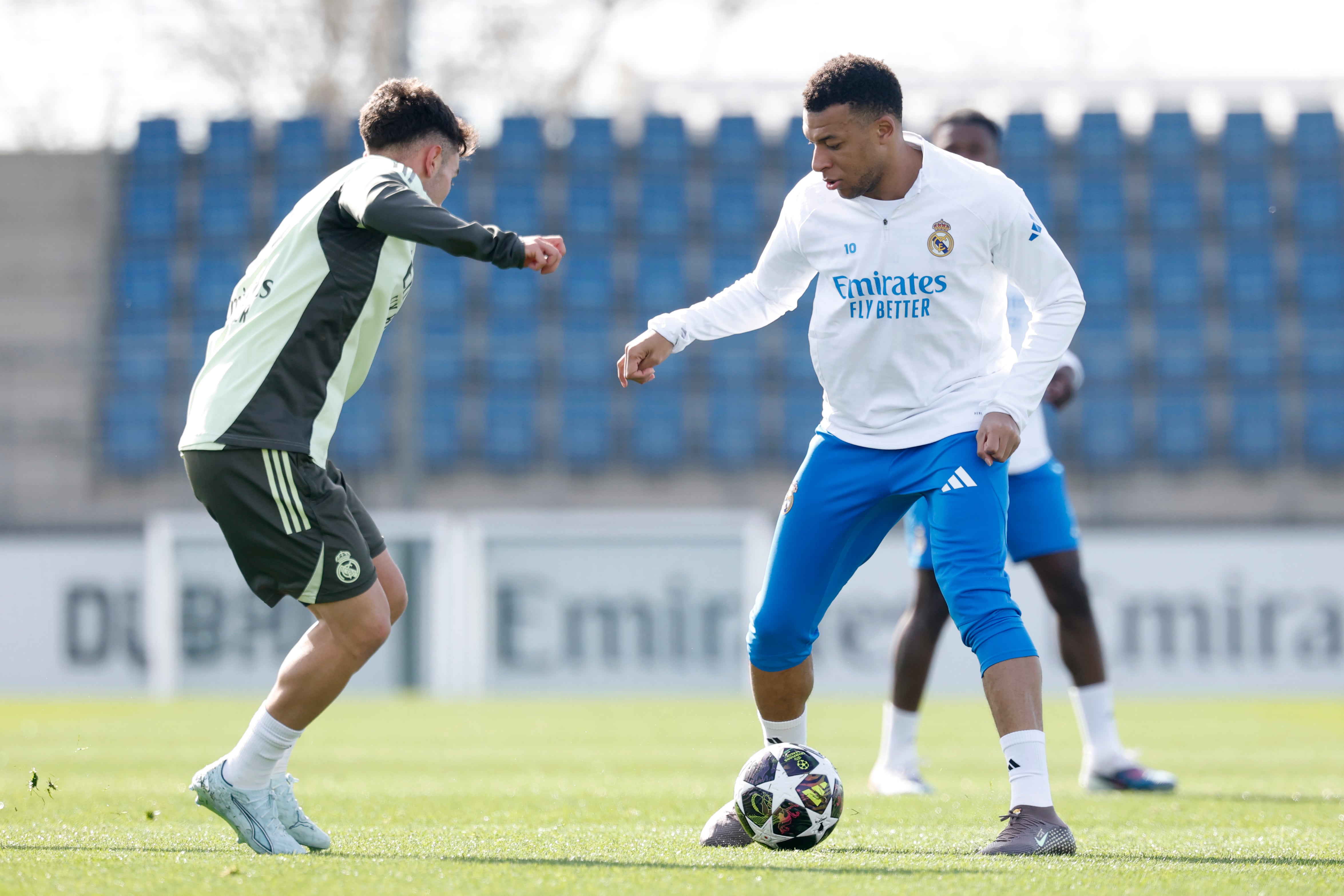 Mbappé, durante el entrenamiento del Real Madrid previo al partido ante el Benfica