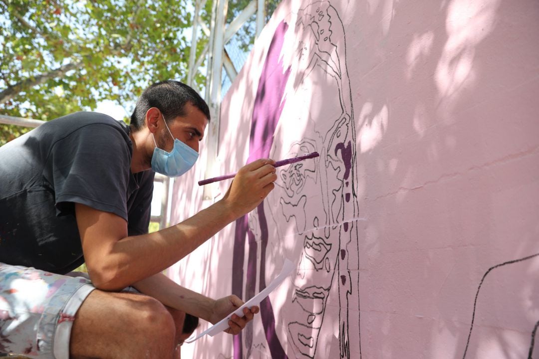 Restauran el mural feminista de Ciudad Lineal casi medio año después de ser vandalizado