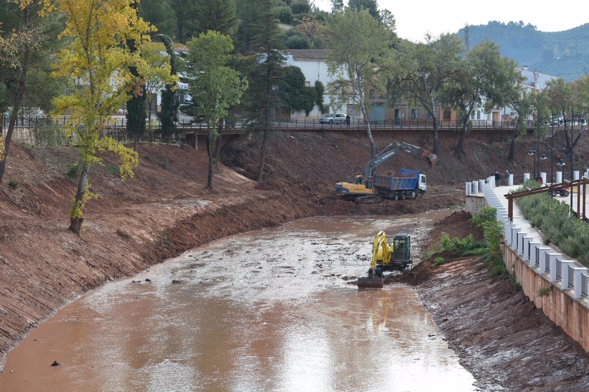 Estado del cauce del río Guadalimar tras la limpieza realizada a su paso por La Puerta de Segura.