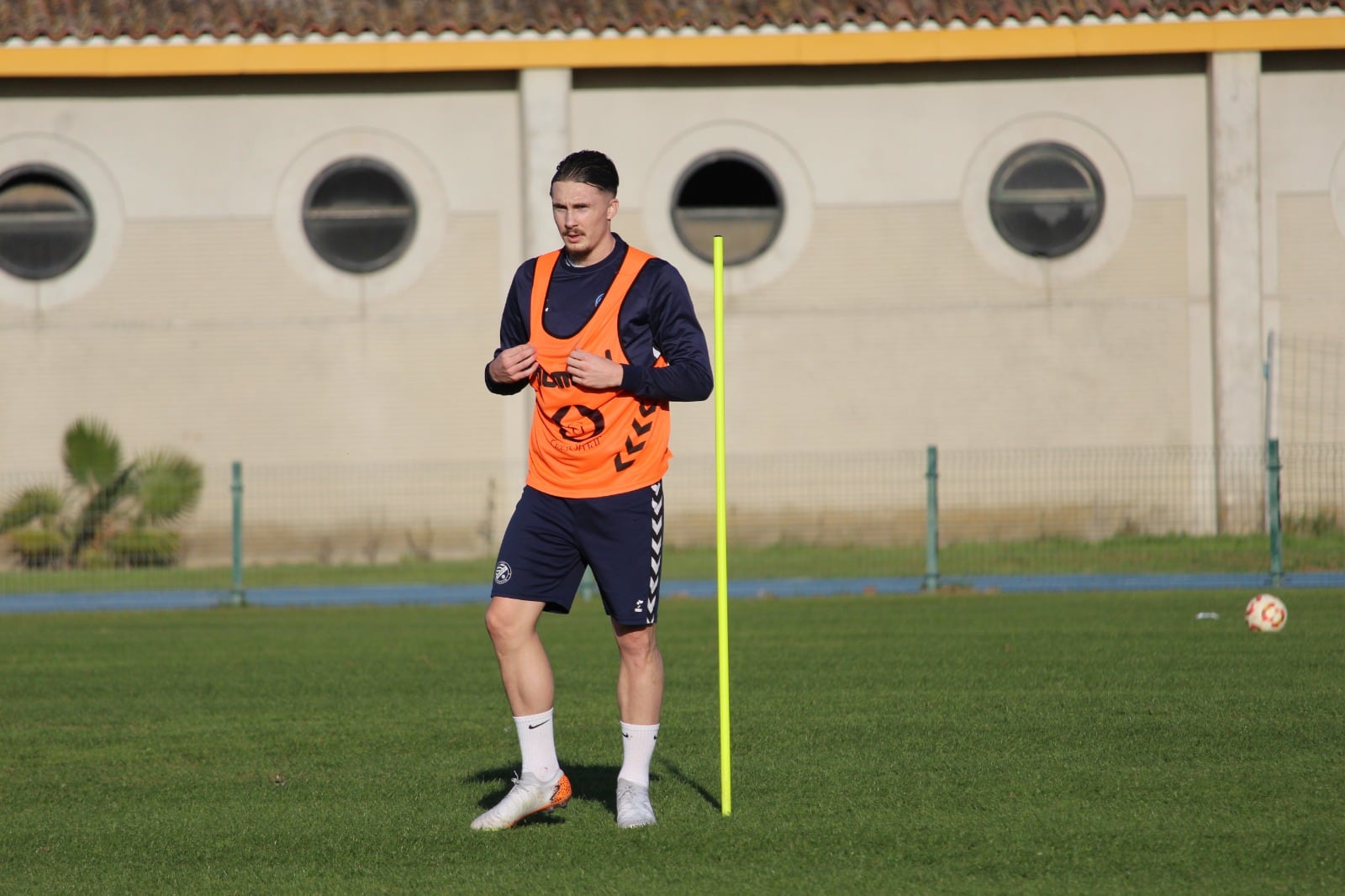 Marlone Henry durante un entrenamiento con el Xerez DFC