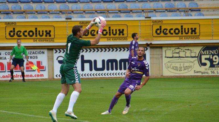 Leandro, en un partido de la pretemporada contra el Real Valladolid
