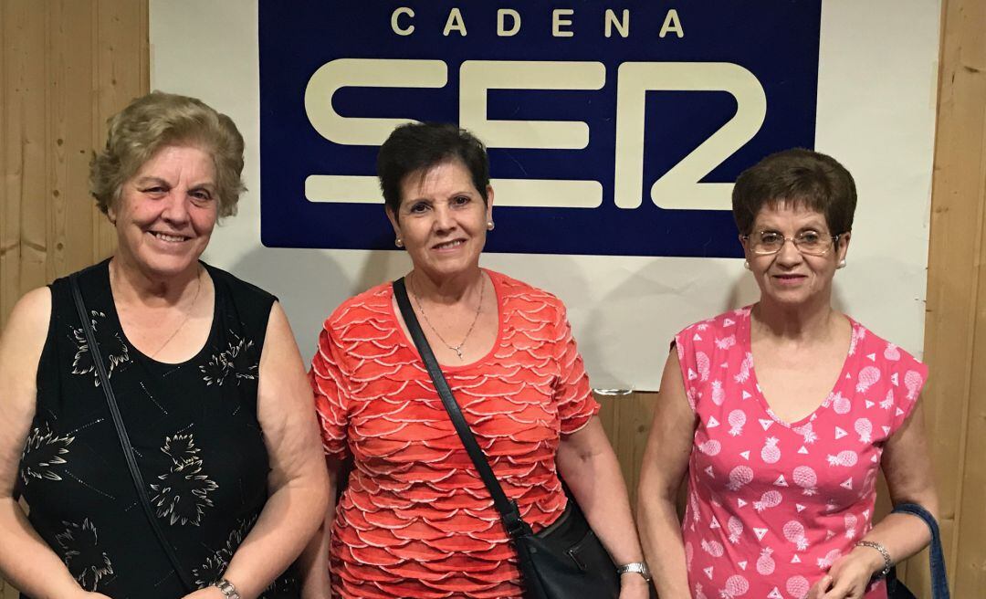 Consolación, Carmen y Alfonsa, usuarias del programa IMSERSO en los estudios de SER Valdepeñas