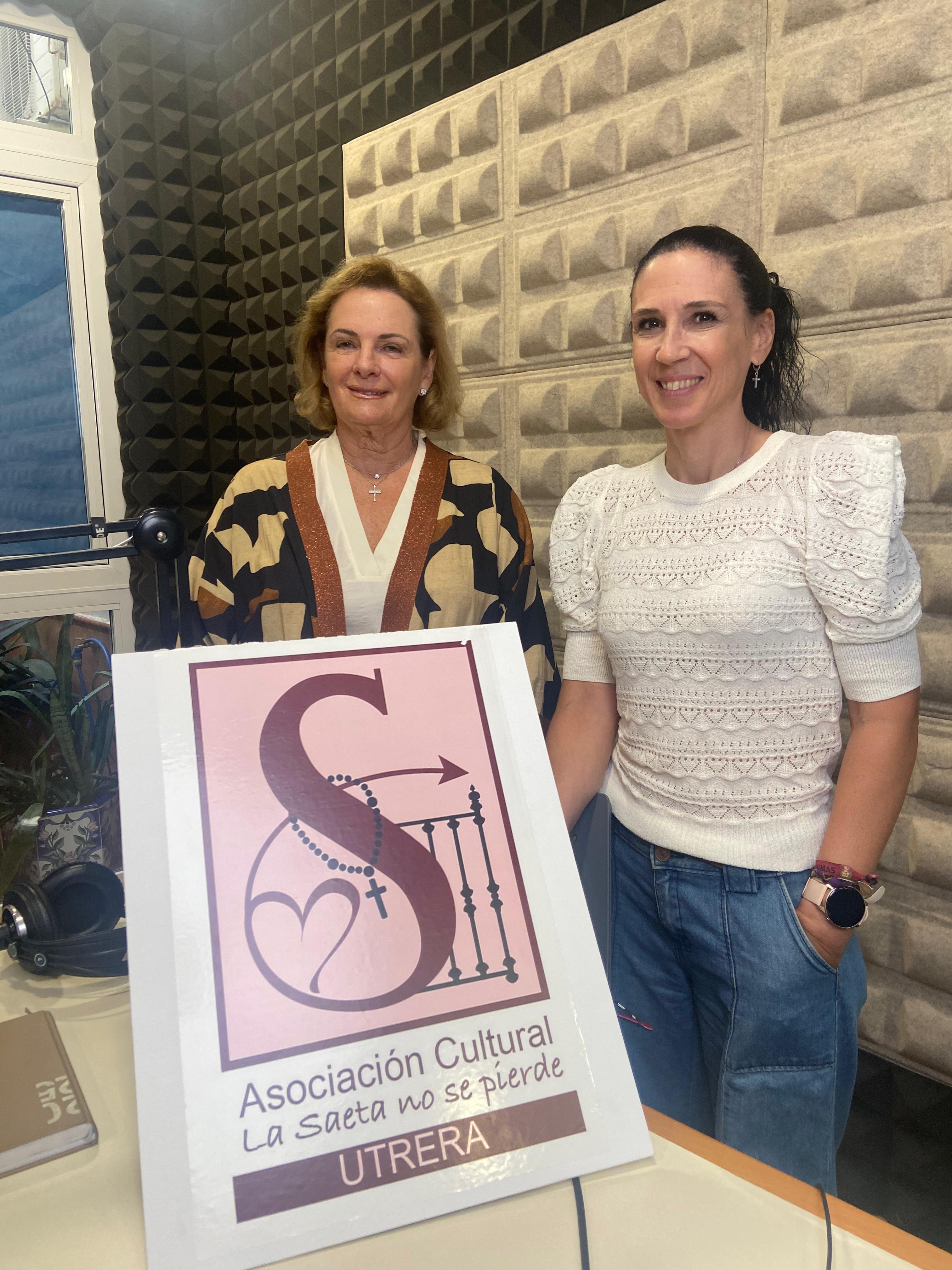 Coral López (hermana mayor de la Hermandad de la Soledad) y Consolación García (saetera, y profesora de la escuela de saeta)