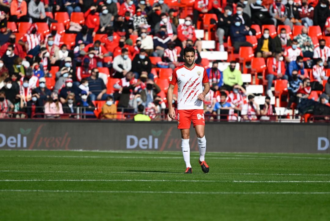 Iván Martos en el partido del domingo contra el Cartagena.