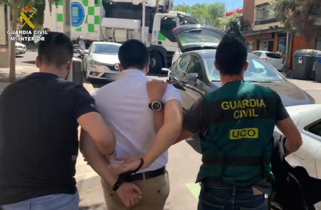 El ciberestafador en el momento de ser detenido en Madrid