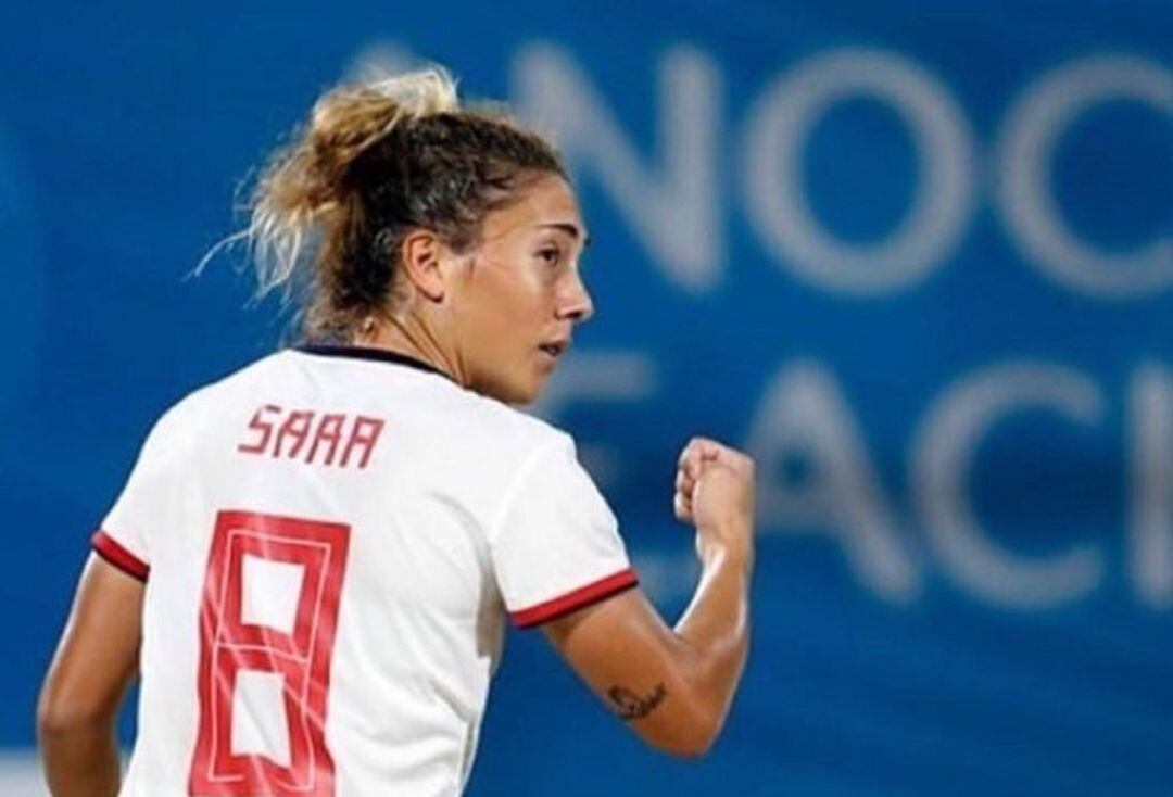 Sara Tui en un partido del Mundial de fútbol playa celebrado en Catar.