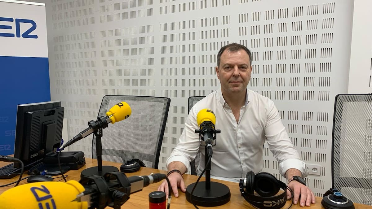 Antonio Galván, médico rehabilitador: "Para cumplir una actividad física hay que tener una condición física, y para eso hay que prepararse"