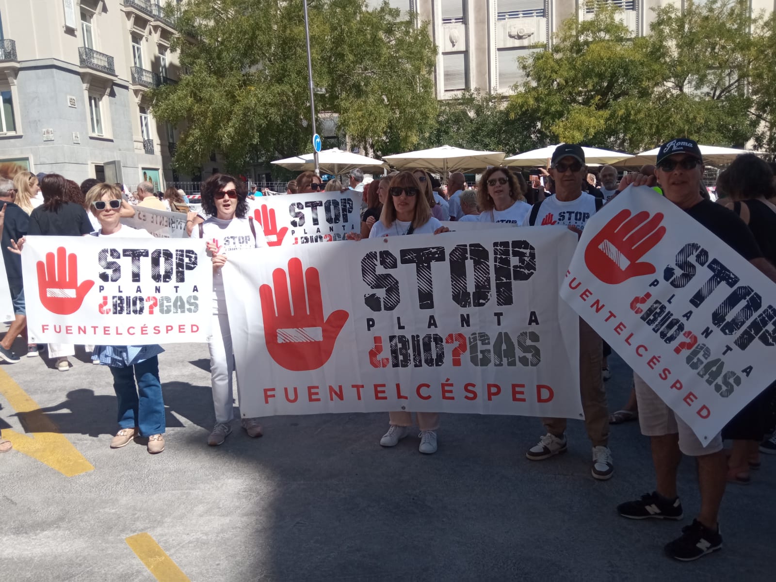 Vecinas de Fuentelcésped en la manifestación de Madrid por la regulación de macrogranjas y plantas de biogás