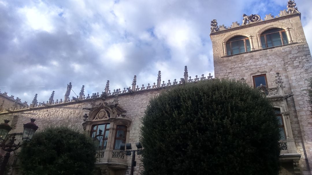 El cortejo fúnebre de Felipe &#039;El Hermoso&#039; partió de la Casa del Cordón de Burgos