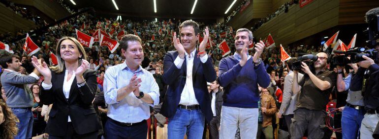 Pedro Sánchez junto a García Page, Milagros Tolón y Alvaro Gutiérrez