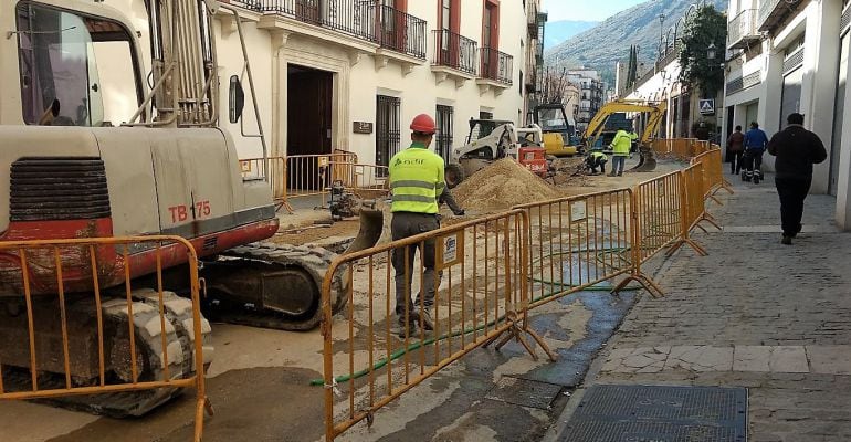 Obras en la Carrera de Jesús de Jaén.