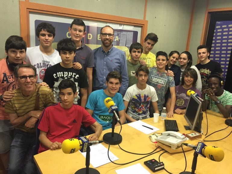 Alumnos del taller de radio del Colegio Ferroviario