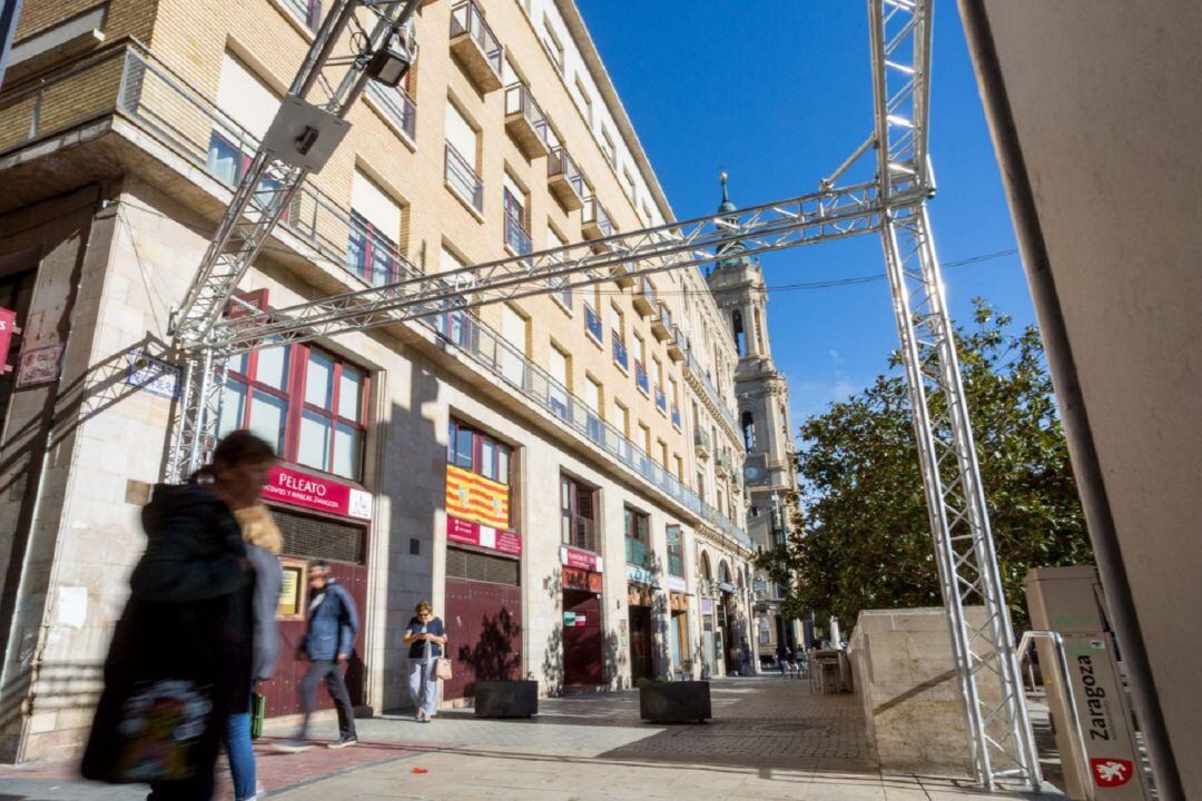 Ya están instalados los sistemas de conteo de acceso a la plaza del Pilar