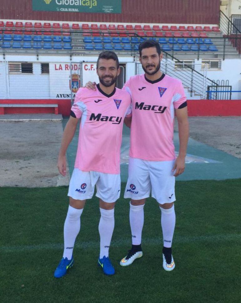 Espínola y Megías. La Roda mostrará en el derbi su cara más solidaria.