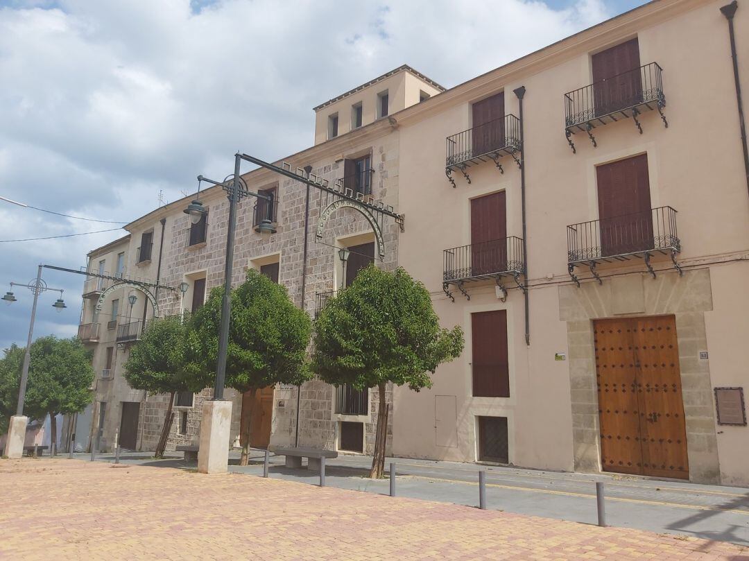 El patio del MAF acogerá la entrega de mantas, juguetes y edredones para tres entidades de Alcoy.