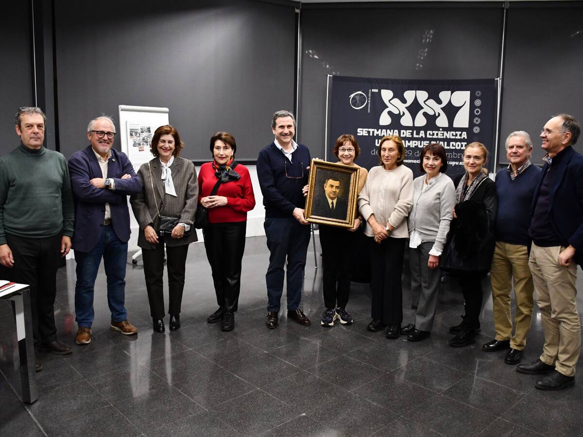 La familia Gómez Reus dona un cuadro de Enrique Carbonell Antolí al Campus de Alcoy de UPV