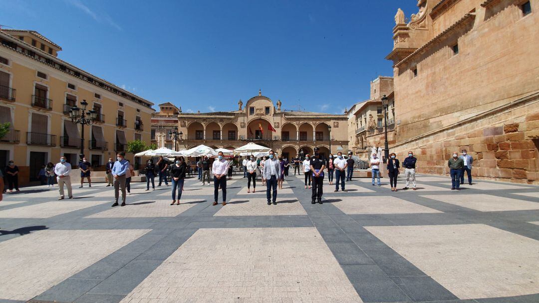 Minuto de silencio en recuerdo de las víctimas del coronavirus en Lorca
