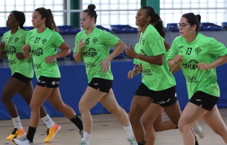 Las jugadoras del CBM Elche durante la primera sesión de la pretemporada