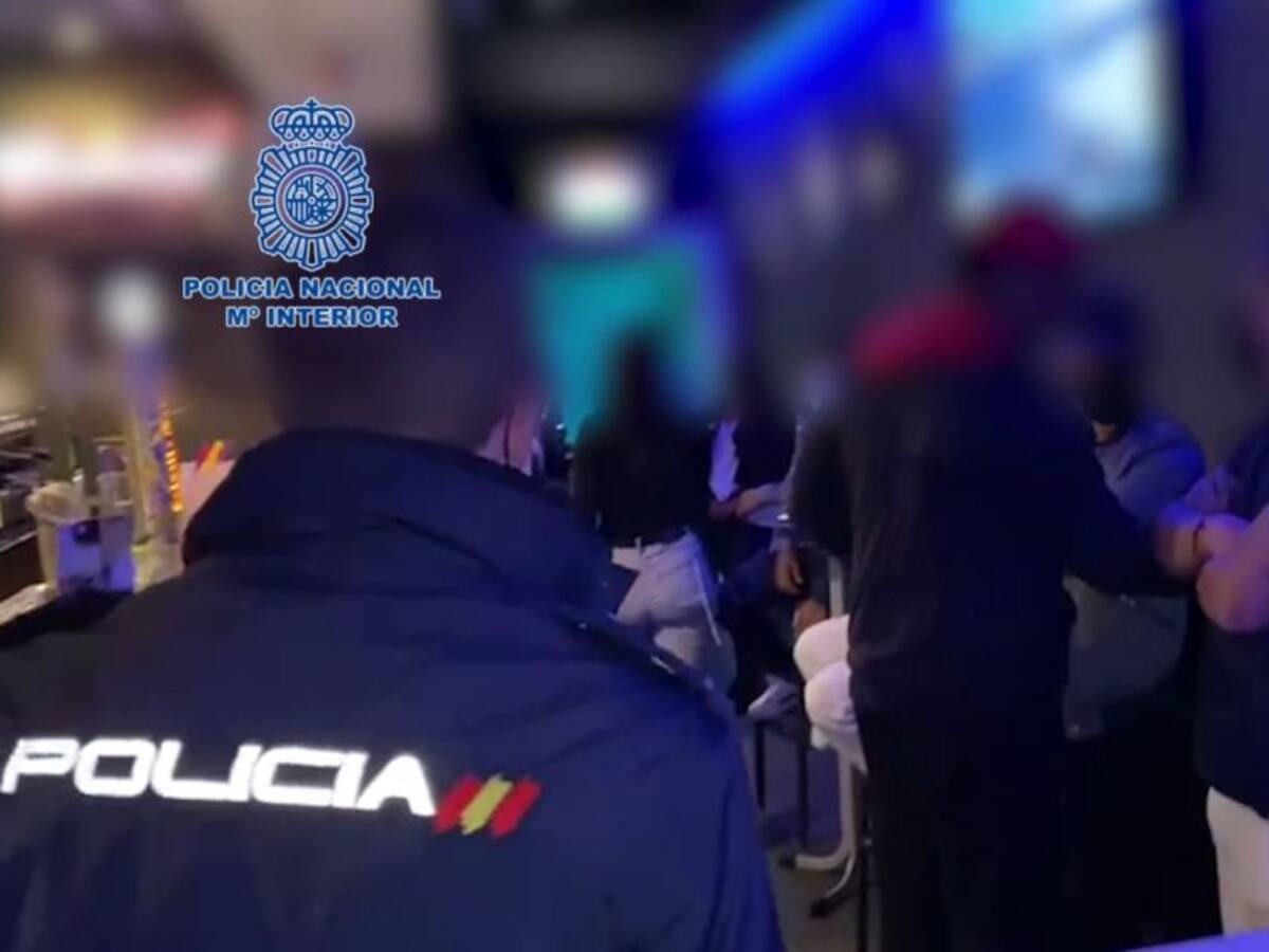 Casi medio centenar de jóvenes en una fiesta ilegal en Cartagena