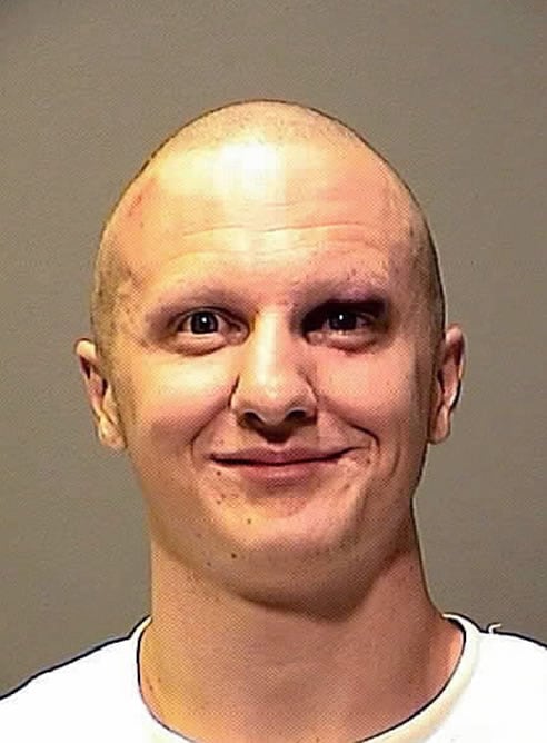 Fotografía de la Oficina del Alguacil del Condado Pima en Tucson, Arizona (EEUU), que muestra al acusado por la masacre del sábado 8 de enero en Tucson, Jared Lee Loughner, de 22 años. En la matanza murieron seis personas, y catorce resultaron heridas, en