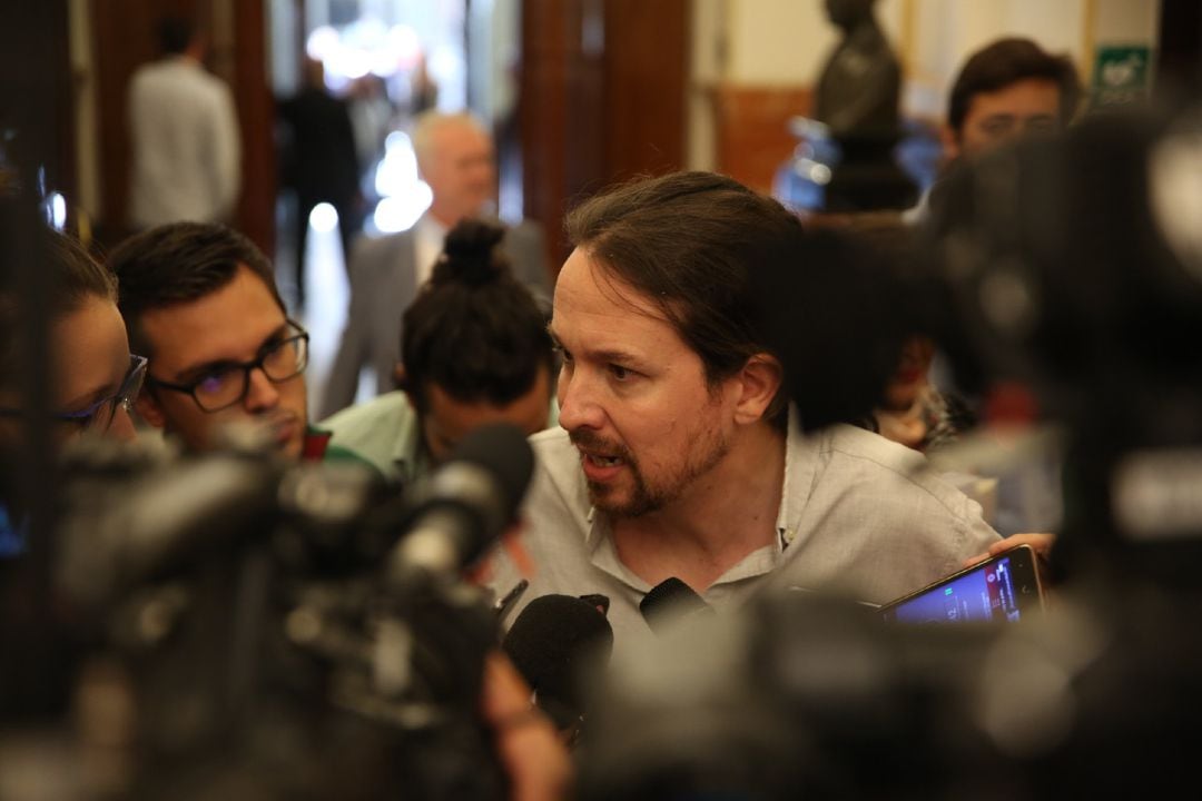 Pablo Iglesias, en los pasillos del Congreso de los Diputados 